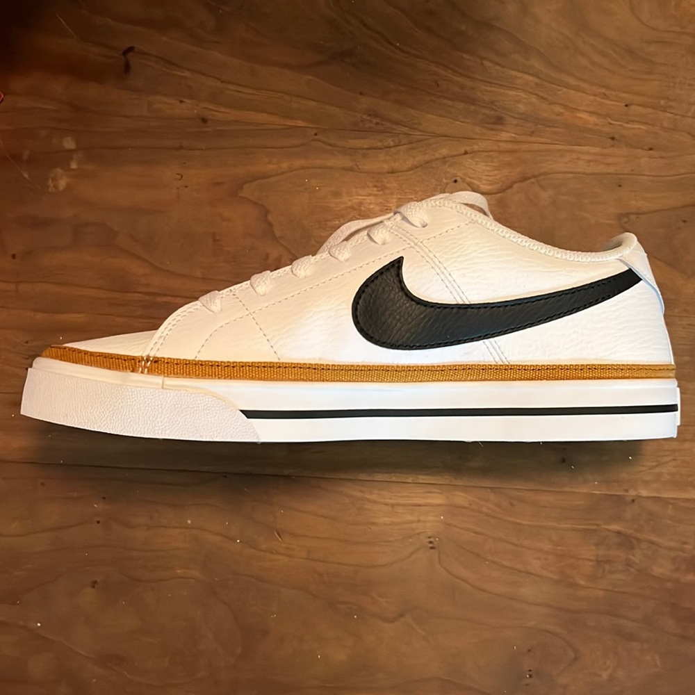 Nike Court Legacy size 8 Mens